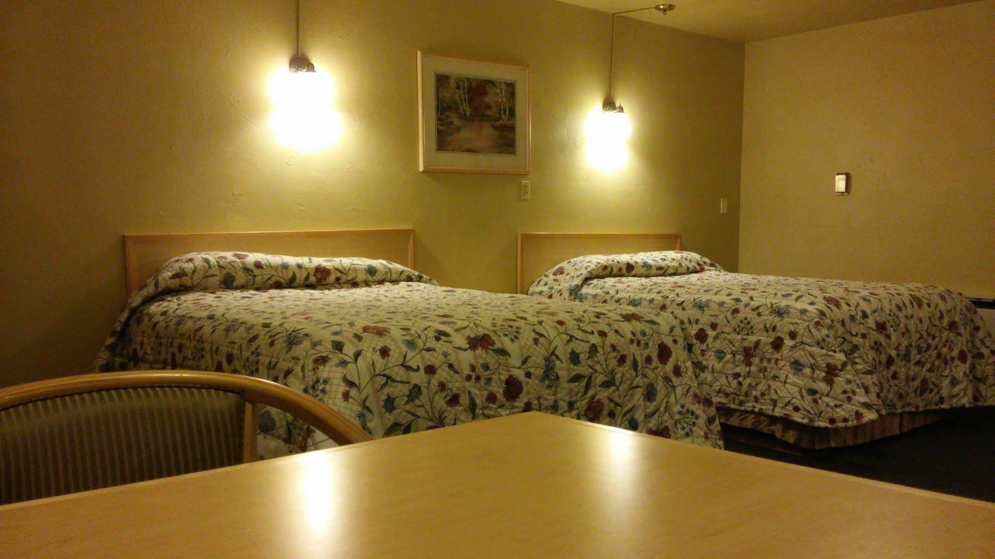 Budget Host Longhorn Motel Byers Bagian luar foto